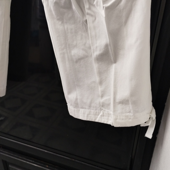 Capris - Picture 7 of 8